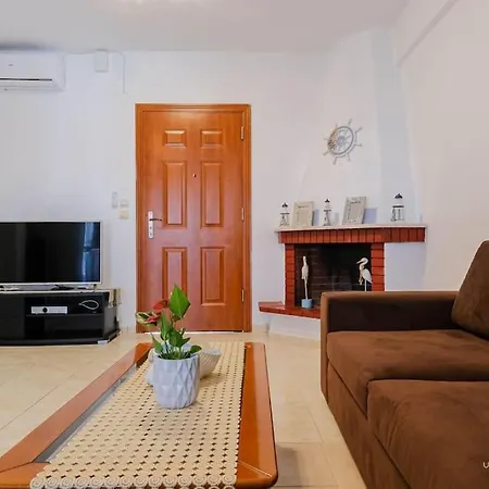 Salt Water 2-bdrm Maisonette In