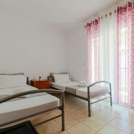 Salt Water 2-bdrm Maisonette In Apartament