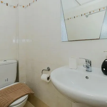 Salt Water 2-bdrm Maisonette In * Skála Foúrkas