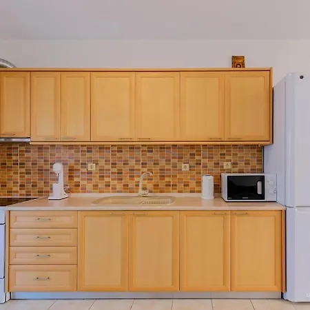 Salt Water 2-bdrm Maisonette In Apartament