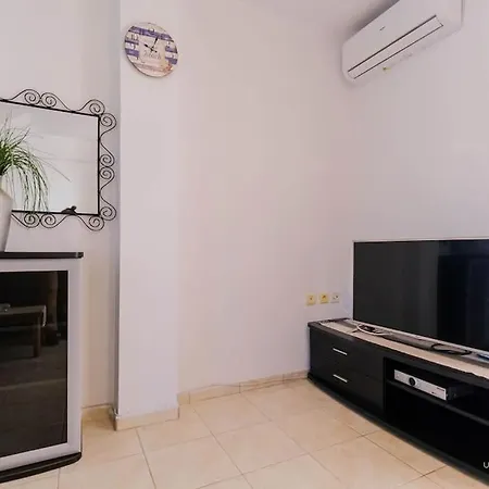 Salt Water 2-bdrm Maisonette In Apartament